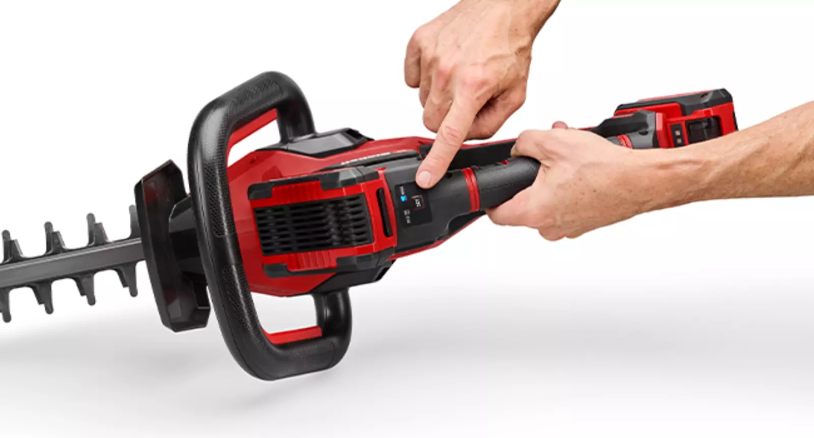 На аккумуляторном кусторезе Einhell GP-CH 36/65 Li BL-Solo скорость регулируется одной рукой с помощью колесика регулировки.