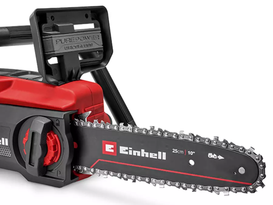 Крупний план ланцюга та шини акумуляторної бензопили Einhell GE-LC 18/25 Li BL.