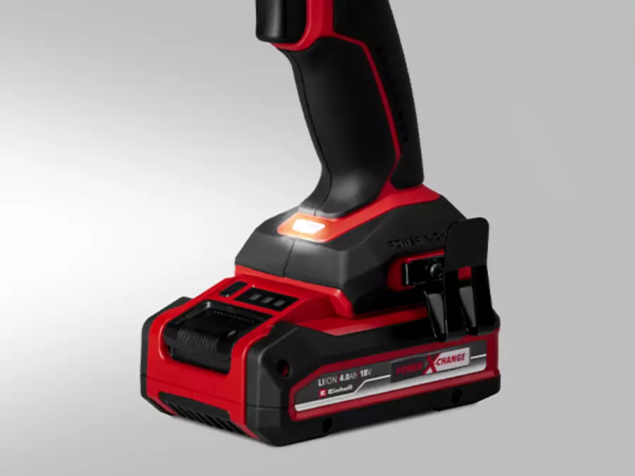 Акумуляторний ударний гайковерт Einhell TP-CW 18/350-C Li BL - Solo з вбудованим світлодіодним підсвічуванням у нижній частині пристрою.