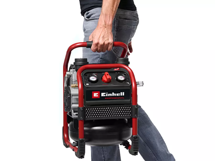 Акумуляторний компресор Einhell SILENZZO 36/210 переноситься вертикально за допомогою ручки.