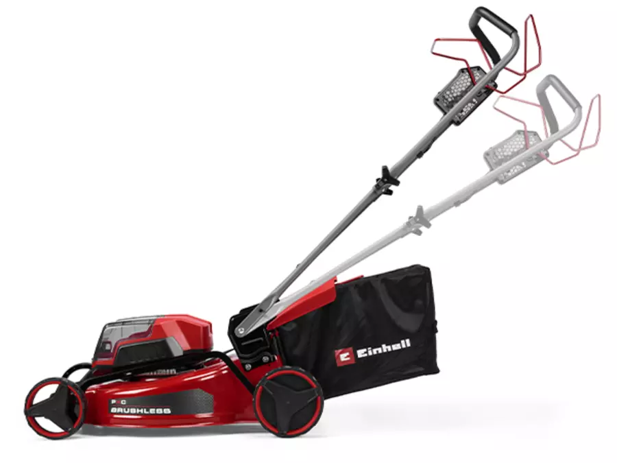 Аккумуляторная газонокосилка Einhell GC-CM 36/51 S Li BL (2x5,2 Ач) с боковым обзором, регулируемой по высоте рукояткой и травосборником.